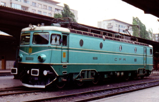 768189_8